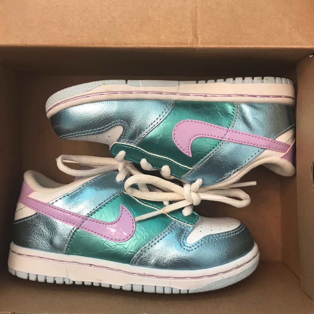 NIKE: Lil’ Nike Dunk Low sneakers (Like New)